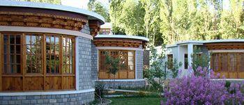 Royal Heritage Resort Leh Exteriör bild