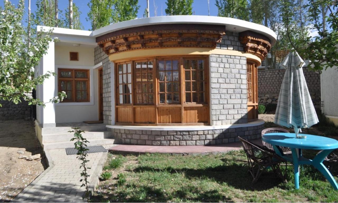 Royal Heritage Resort Leh Exteriör bild